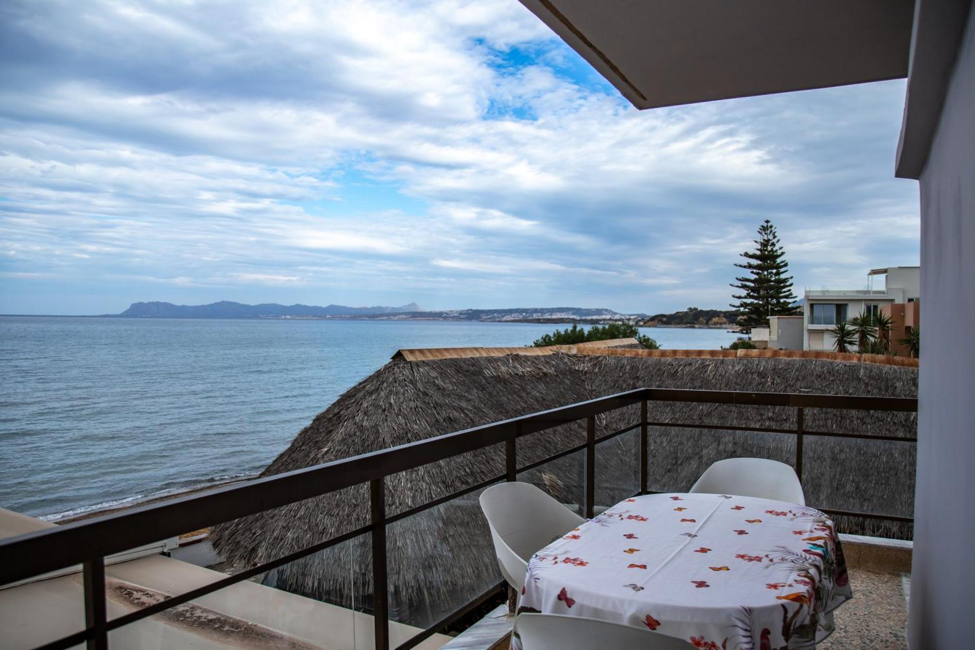 Nefeli Rooms Agia Marina Zewnętrze zdjęcie
