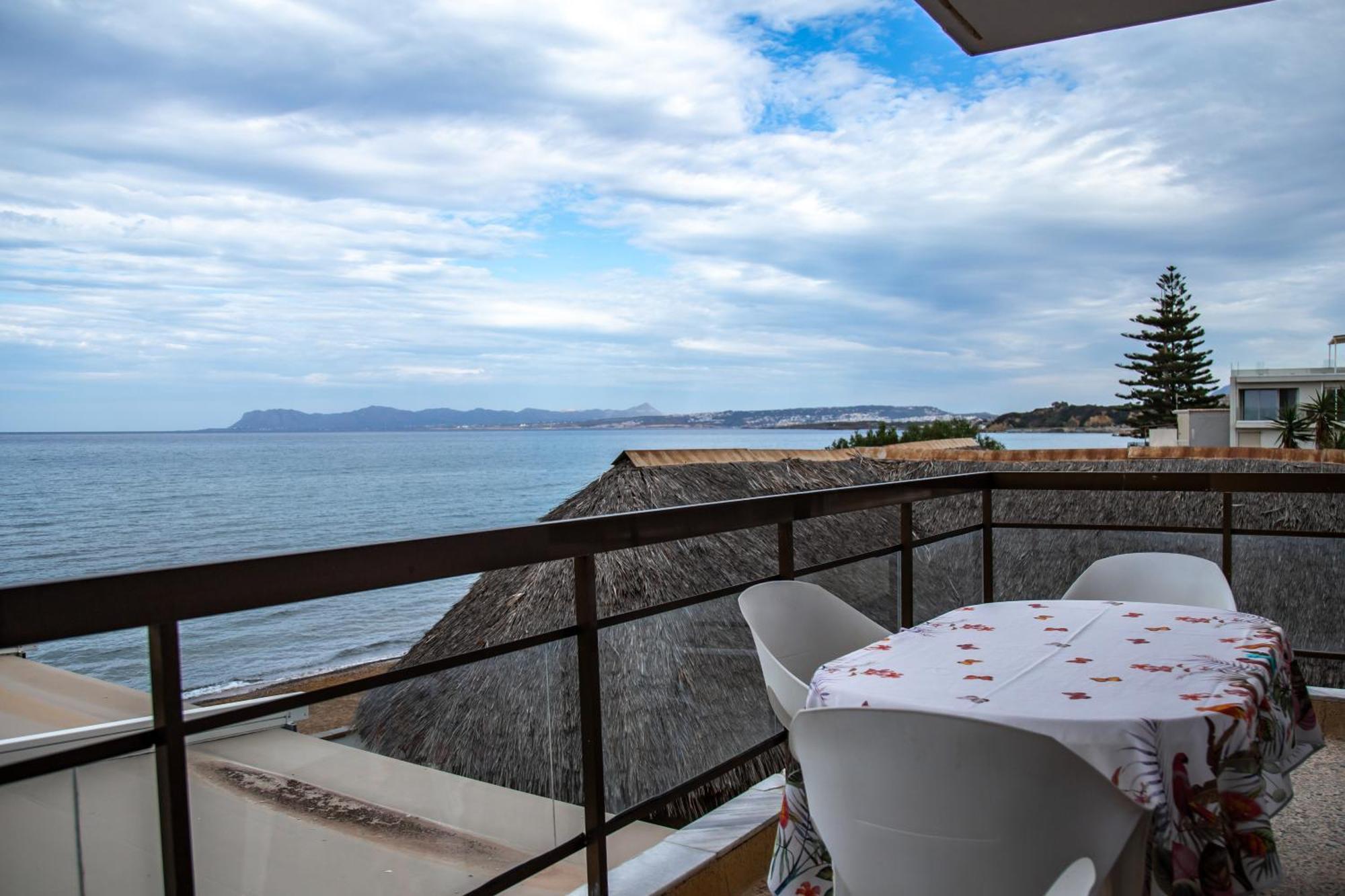 Nefeli Rooms Agia Marina Zewnętrze zdjęcie