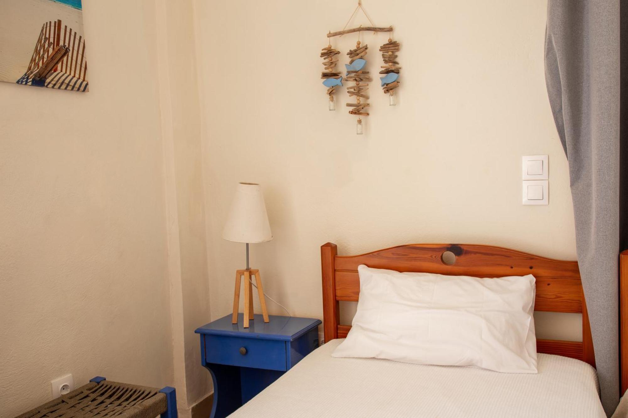 Nefeli Rooms Agia Marina Zewnętrze zdjęcie