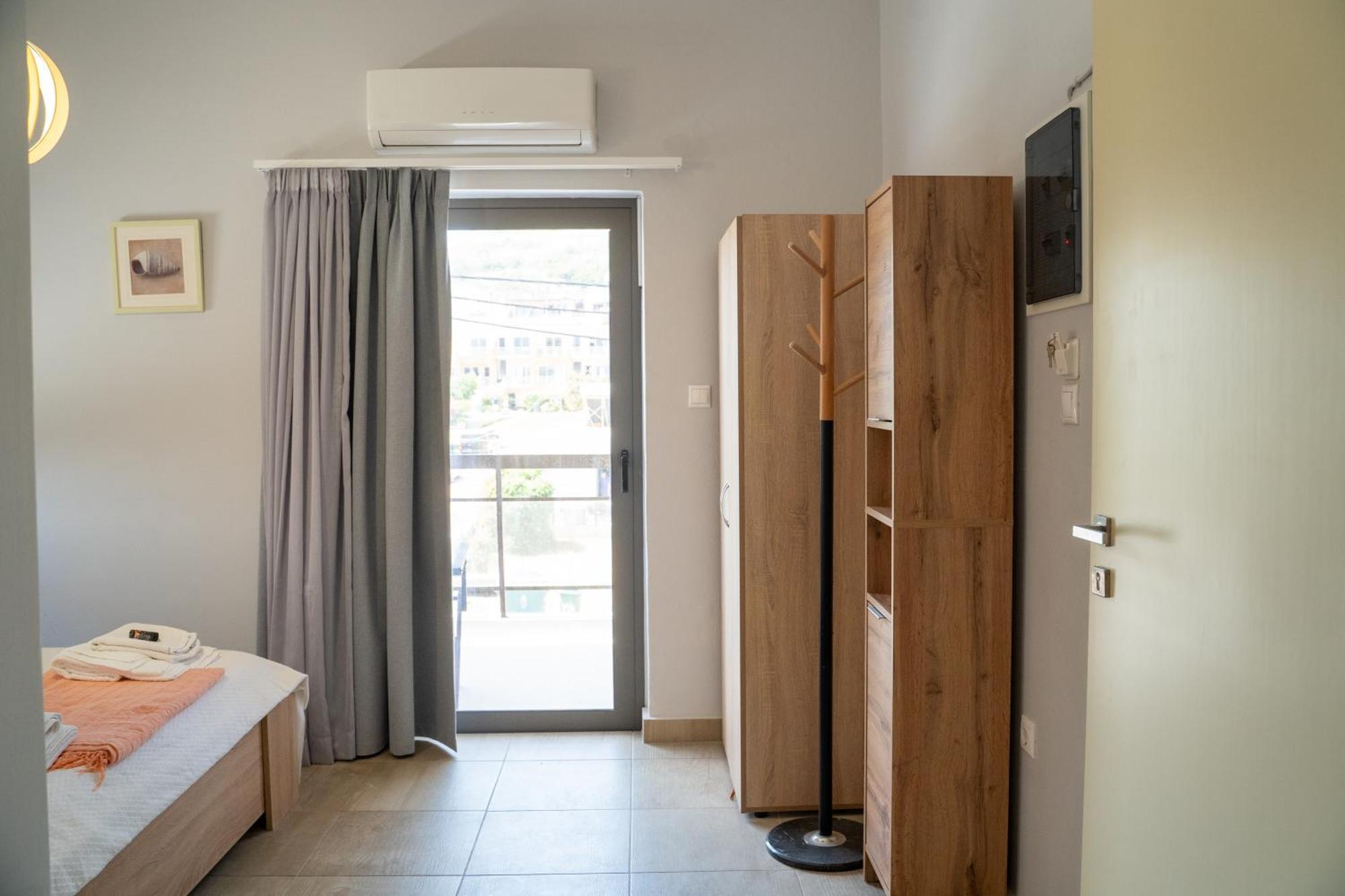 Nefeli Rooms Agia Marina Zewnętrze zdjęcie
